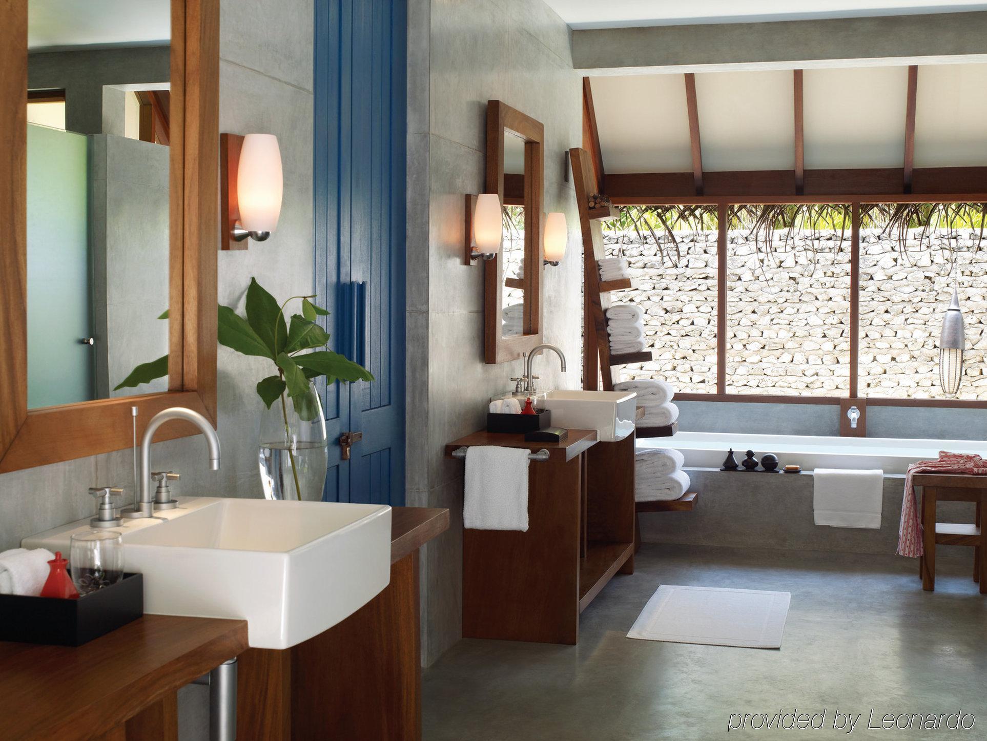 Four Seasons Resort Maldives At Landaa Giraavaru Kamadhoo Room photo