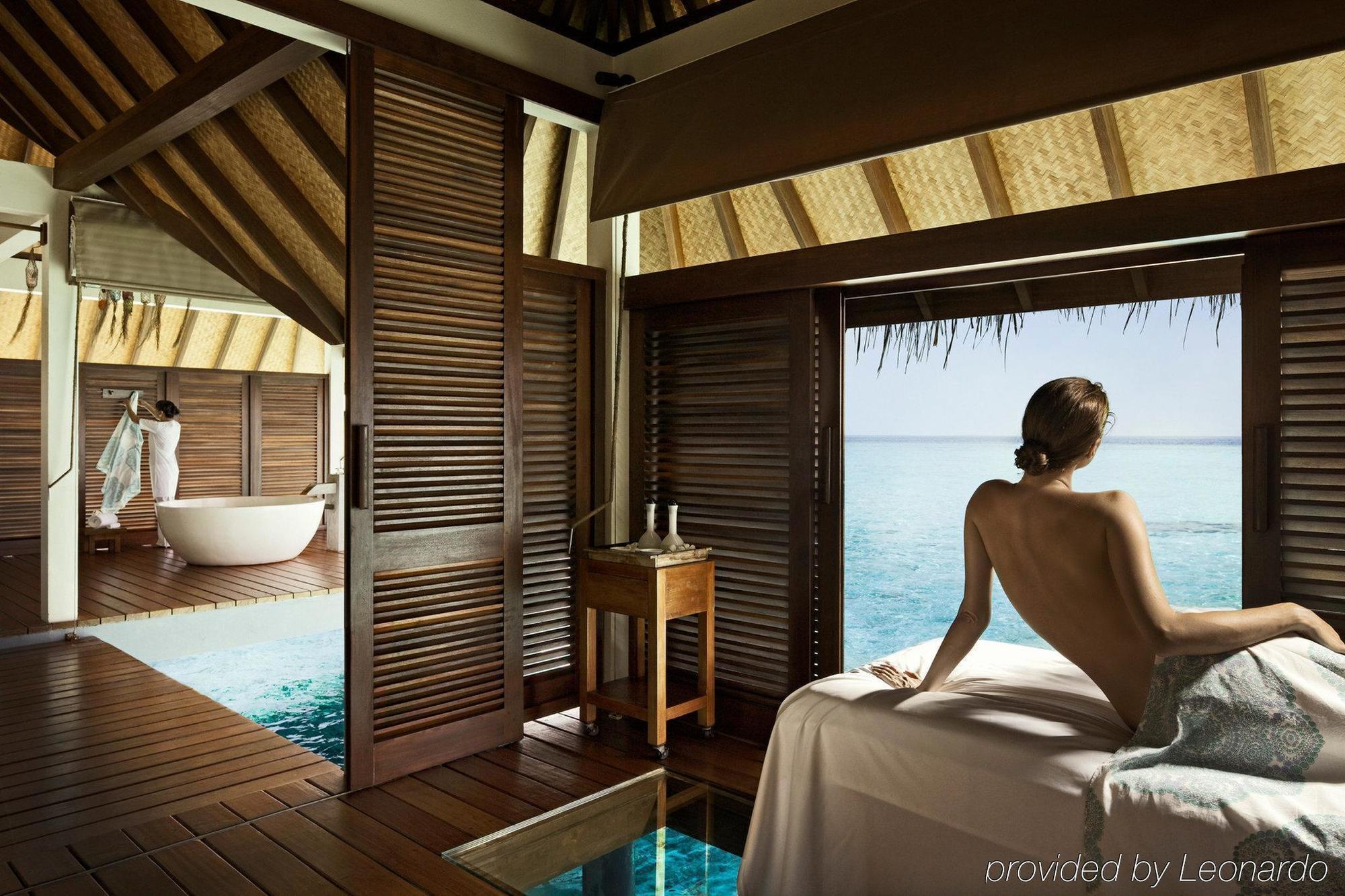 Four Seasons Resort Maldives At Landaa Giraavaru Kamadhoo Exterior photo